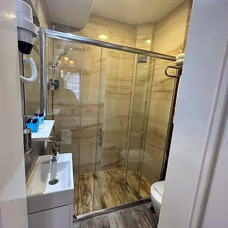 Bakirkoy Tashan Business & Airport Hotell