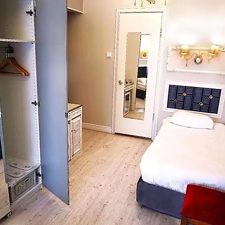Bakirkoy Tashan Business & Airport 3*