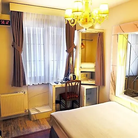 Bakirkoy Tashan Business & Airport מלון 3*